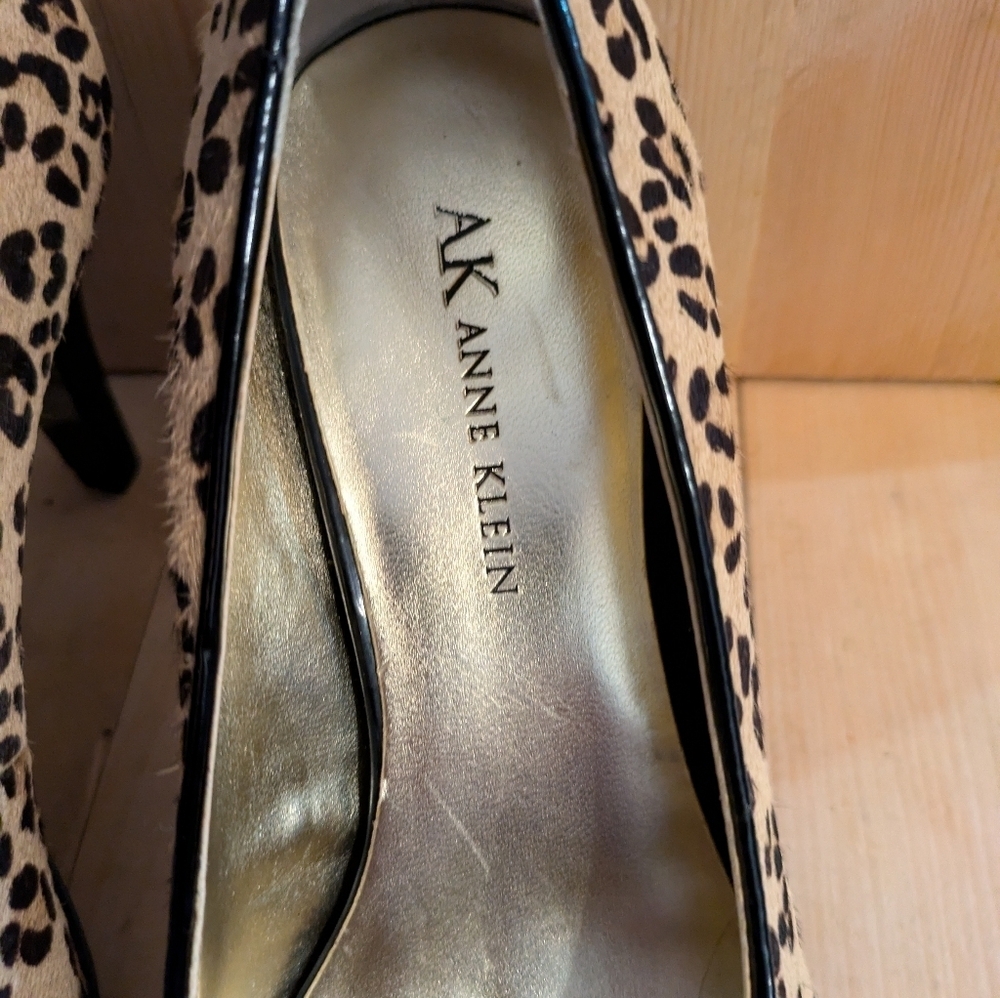 Anne Klein Brown and Black Heels with Leopard Print Size 6 M - Picture 4 of 9